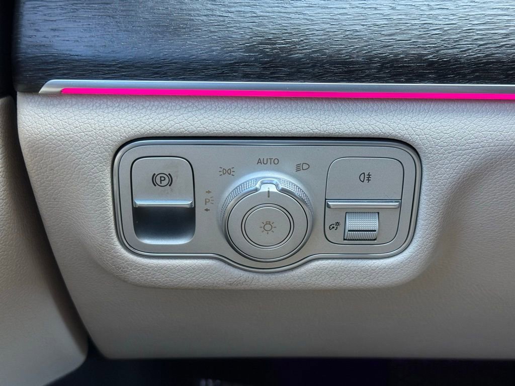 Used 2020 Mercedes-Benz GLE 350 4MATIC w/ Premium Package image 34