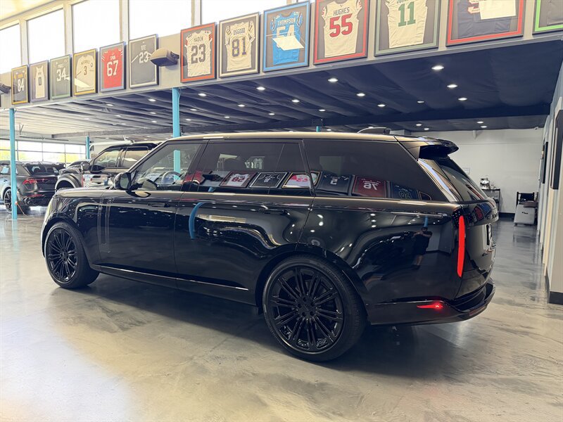 Used 2026 Land Rover Range Rover Long Wheelbase SE AWD/4WD image 7