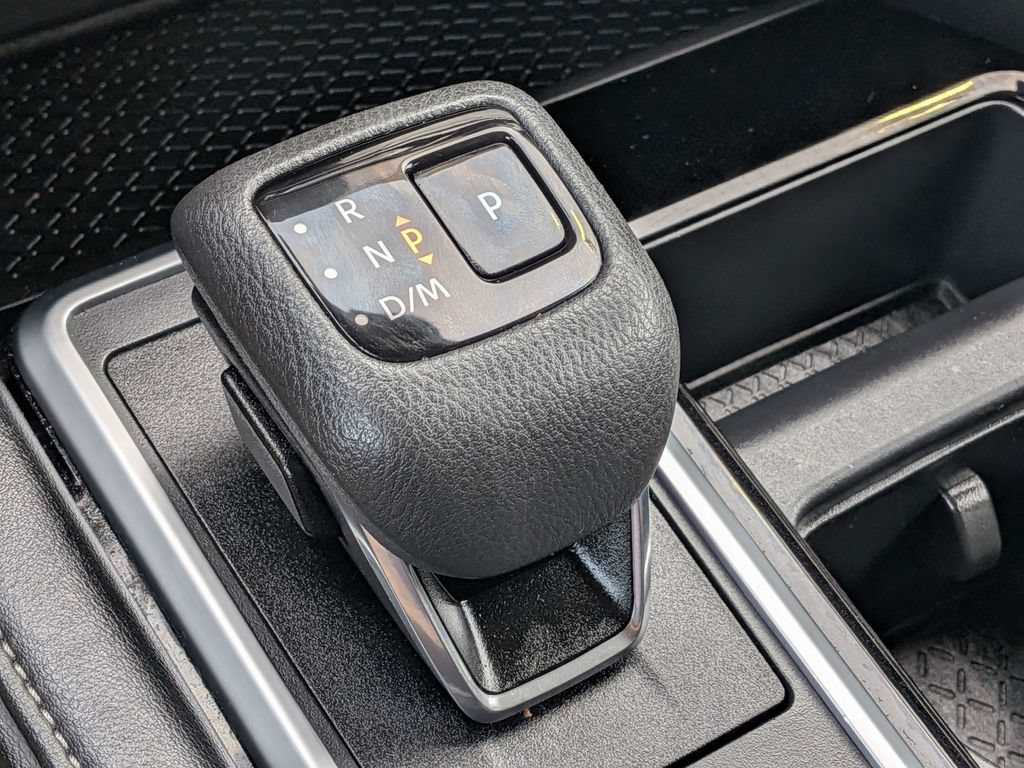 Used 2025 Nissan Pathfinder SV FWD image 18