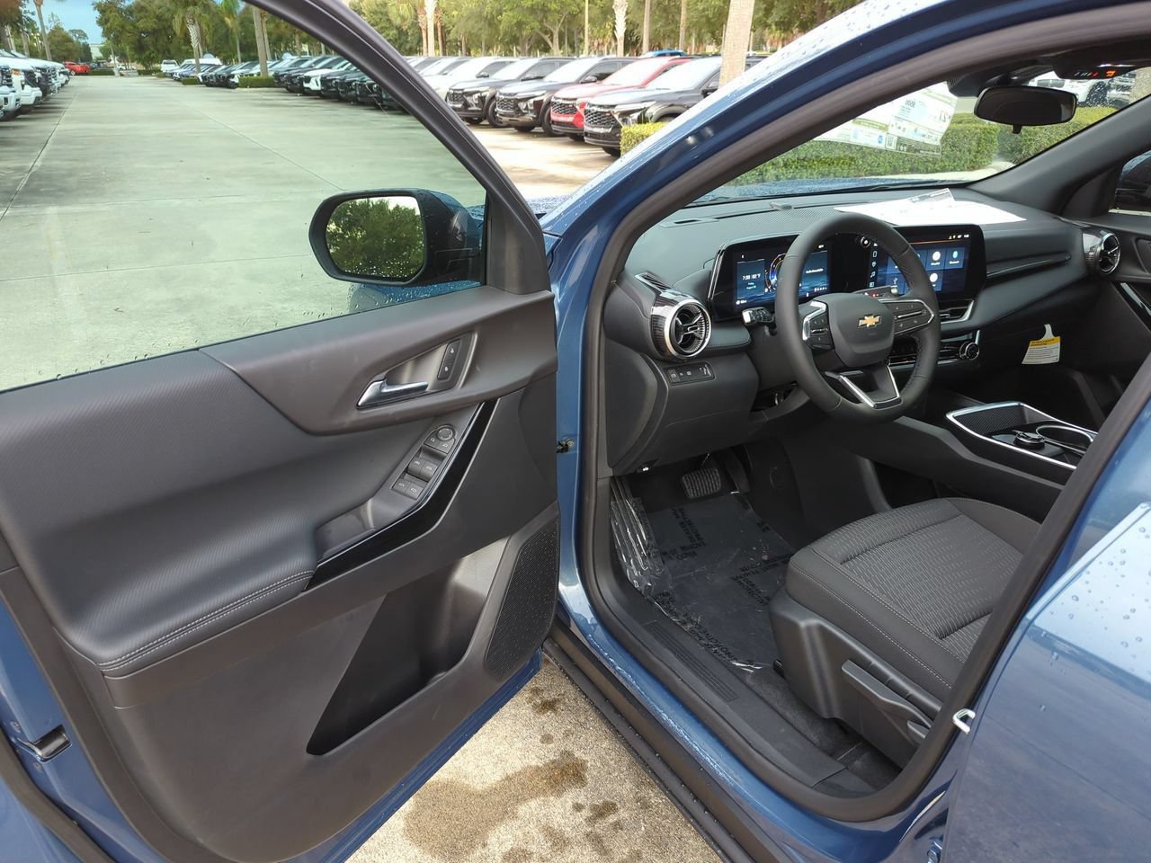New 2027 Chevrolet Equinox LT FWD image 6