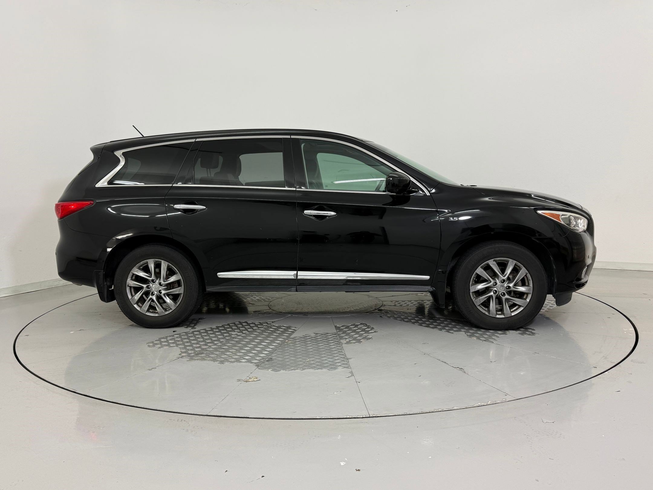 Used 2014 INFINITI QX60 AWD w/ Premium Plus Package image 8