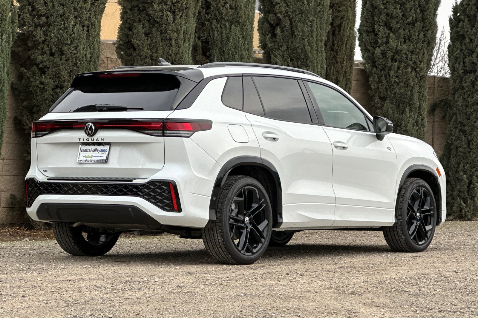 New 2026 Volkswagen Tiguan SE R-Line image 4