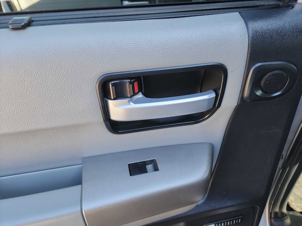 Used 2016 Toyota Sequoia Limited w/ Safety & Convenience Package image 32