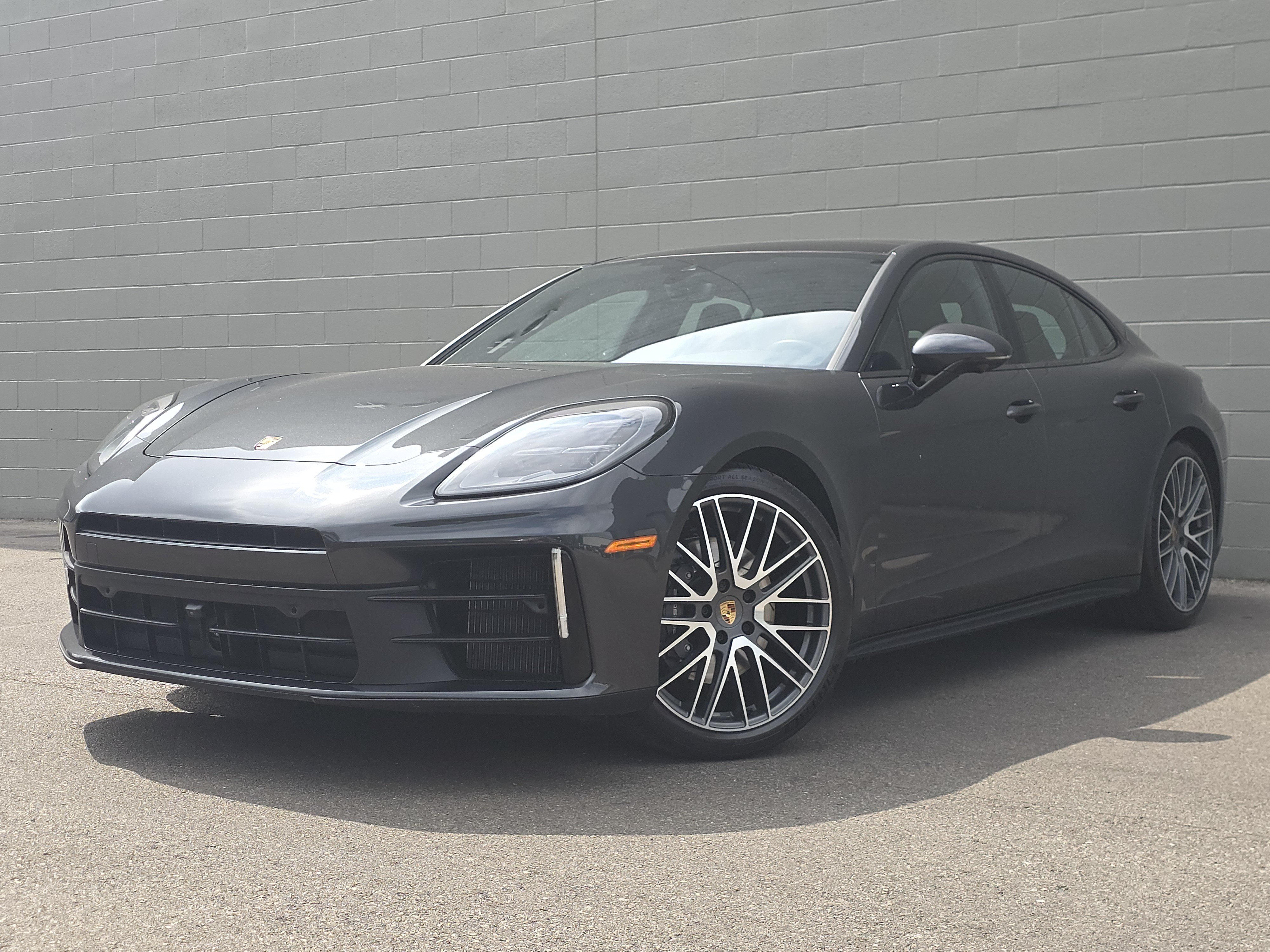 Certified 2025 Porsche Panamera 4 AWD/4WD image 1