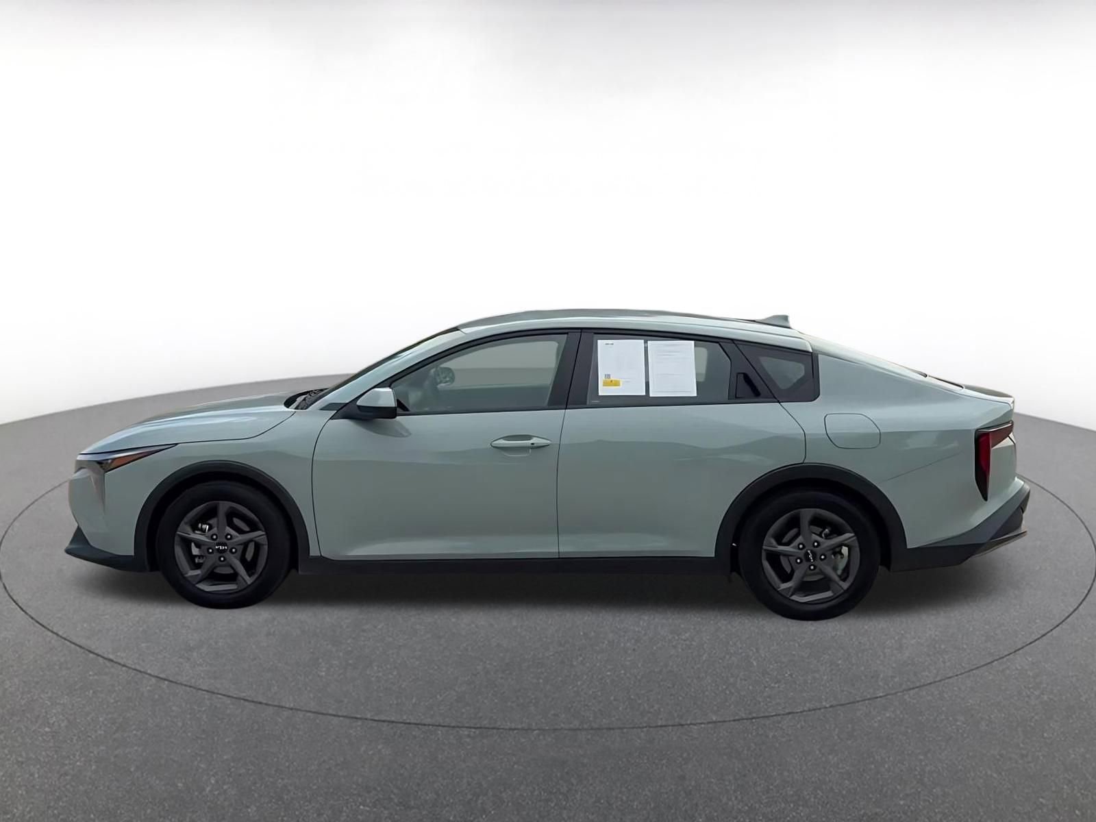 Used 2025 Kia K4 FWD image 9