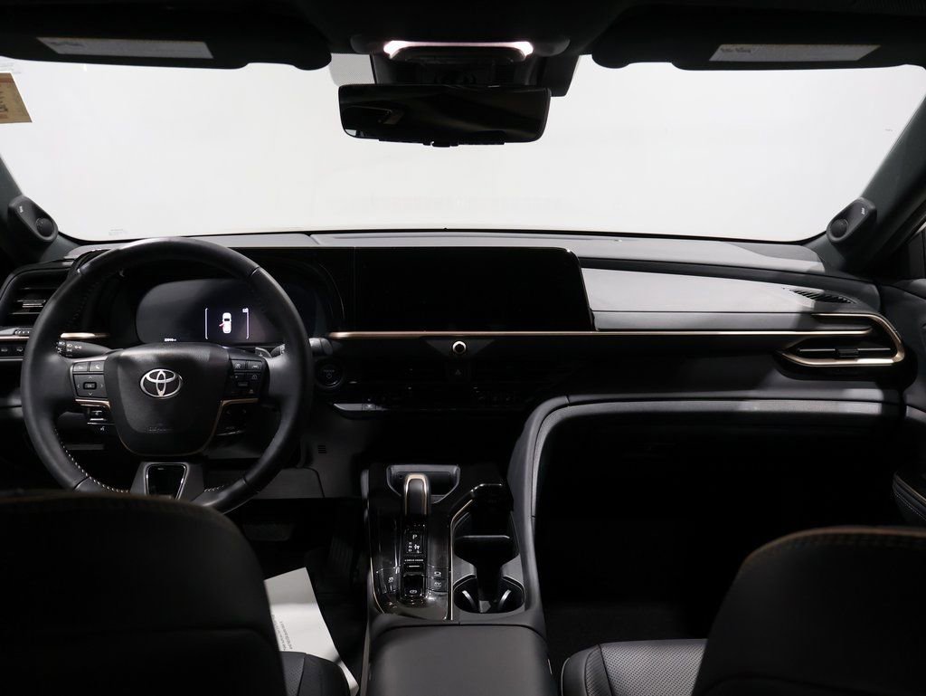 Used 2025 Toyota Crown Signia image 15