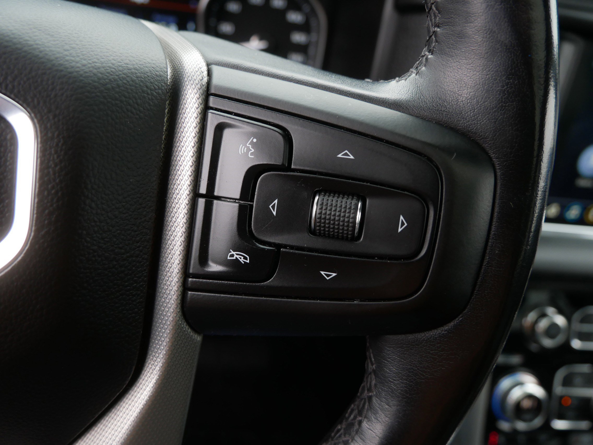 Used 2021 GMC Yukon Denali w/ Denali Premium Package image 29