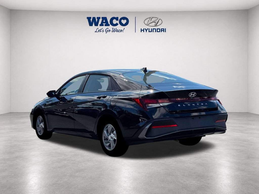 Used 2026 Hyundai Elantra SE FWD image 7