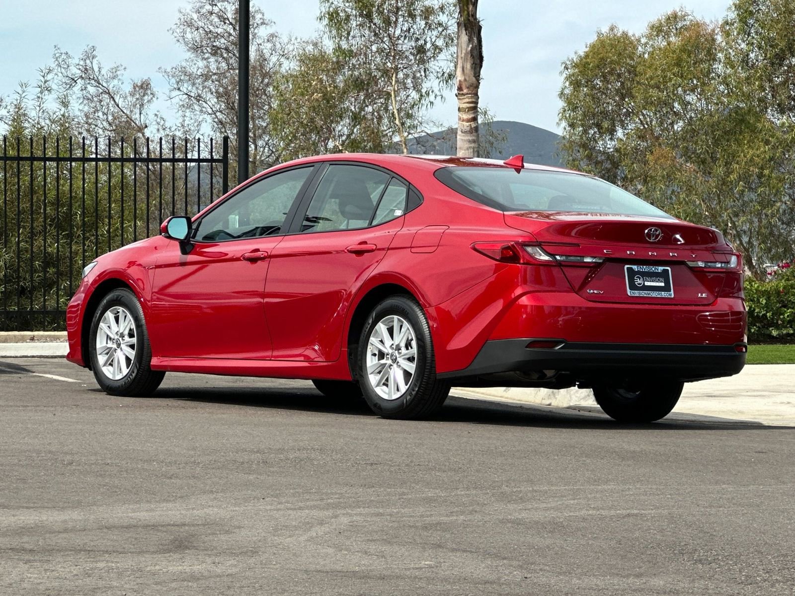 Used 2025 Toyota Camry LE w/ Convenience Package image 5