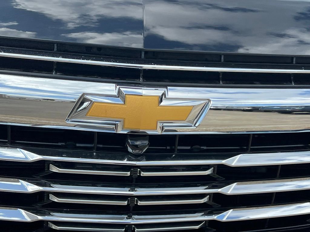 New 2026 Chevrolet Suburban Premier RWD image 4