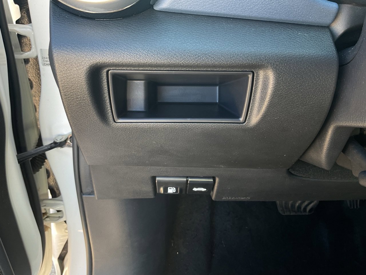 Used 2025 Nissan Versa SV FWD image 20