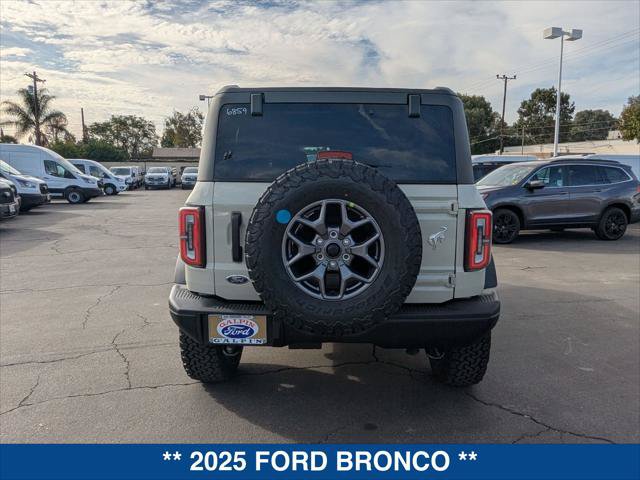 New 2025 Ford Bronco Badlands AWD/4WD image 4