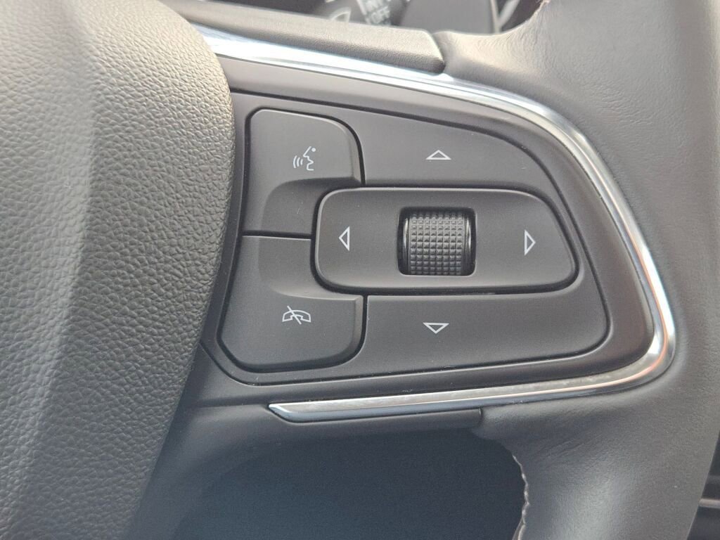Used 2023 Buick Envision Essence w/ Sport Touring Package AWD/4WD image 37