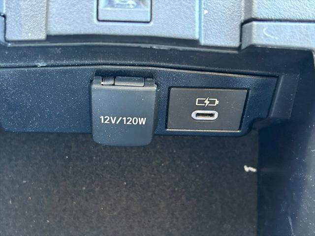 Certified 2025 Toyota Corolla LE FWD image 28