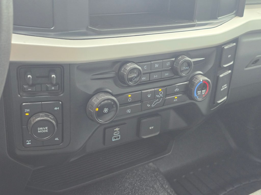 Used 2024 Ford F250 XL AWD/4WD image 25