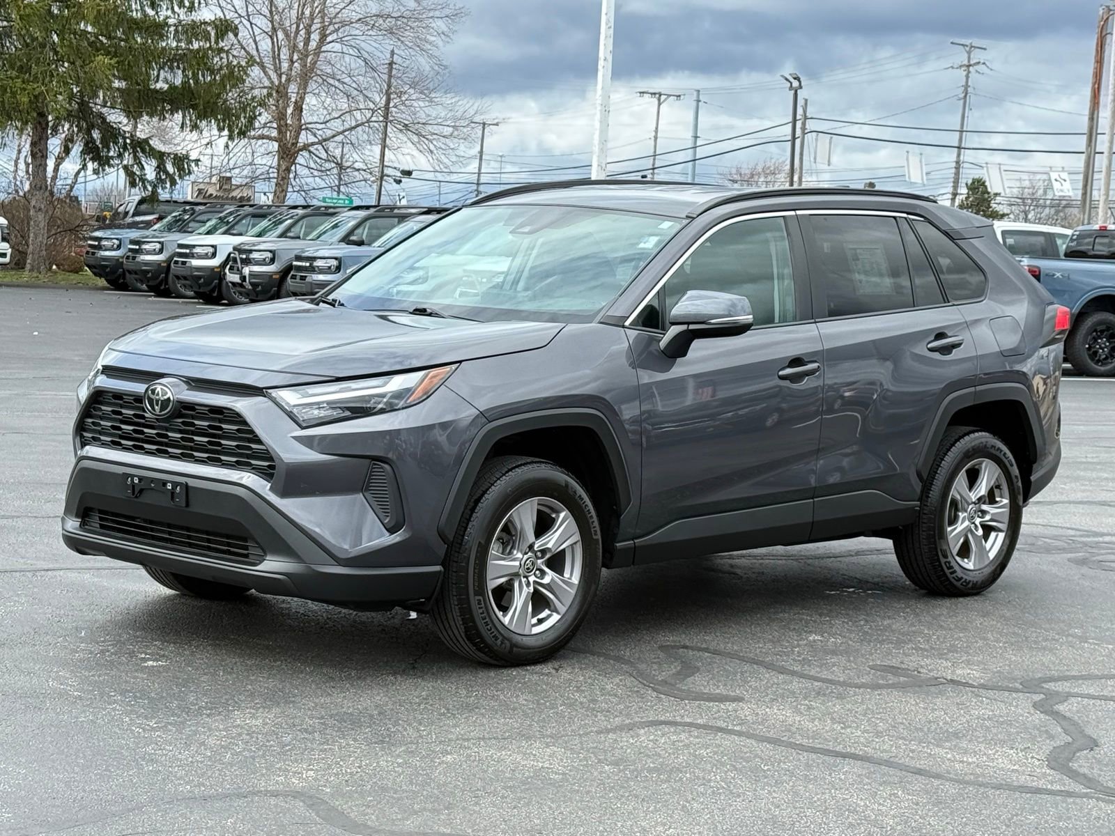 Used 2022 Toyota RAV4 XLE AWD/4WD image 7