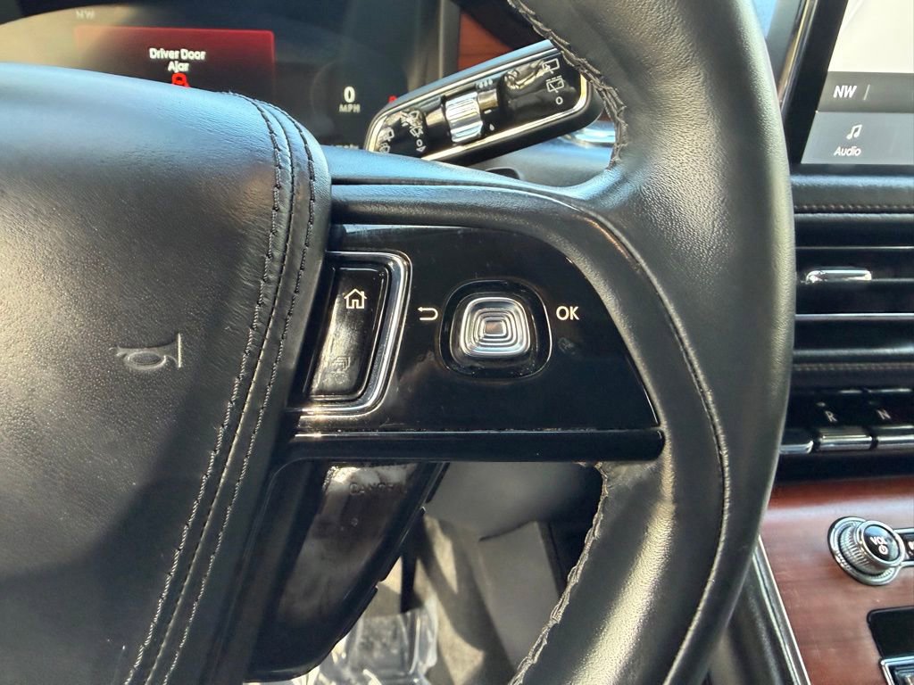 Used 2023 Lincoln Aviator Reserve w/ Equipment Group 201A image 25