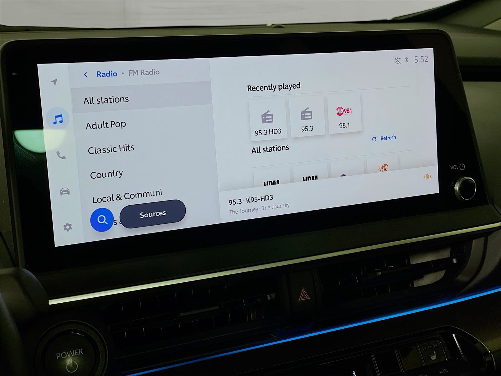 Used 2024 Toyota Prius XLE image 17