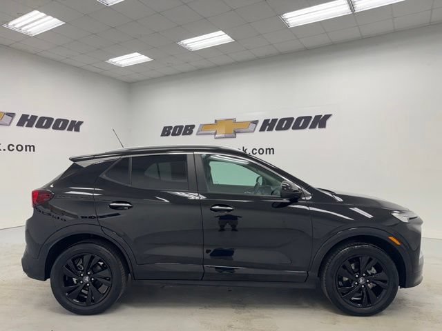 Used 2024 Buick Encore GX Sport Touring w/ Comfort Package AWD/4WD image 4