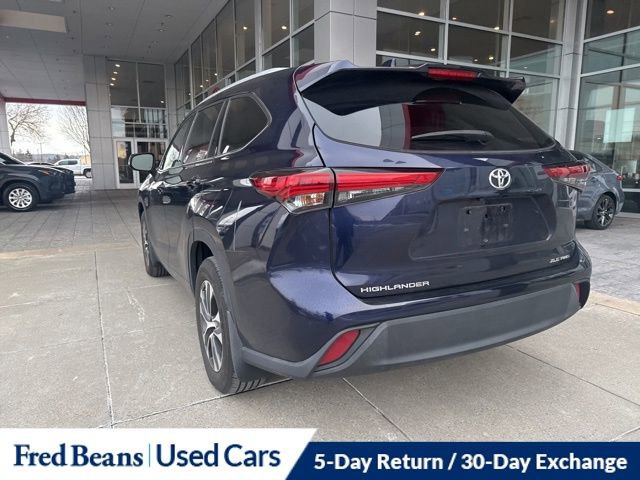 Used 2022 Toyota Highlander XLE image 9