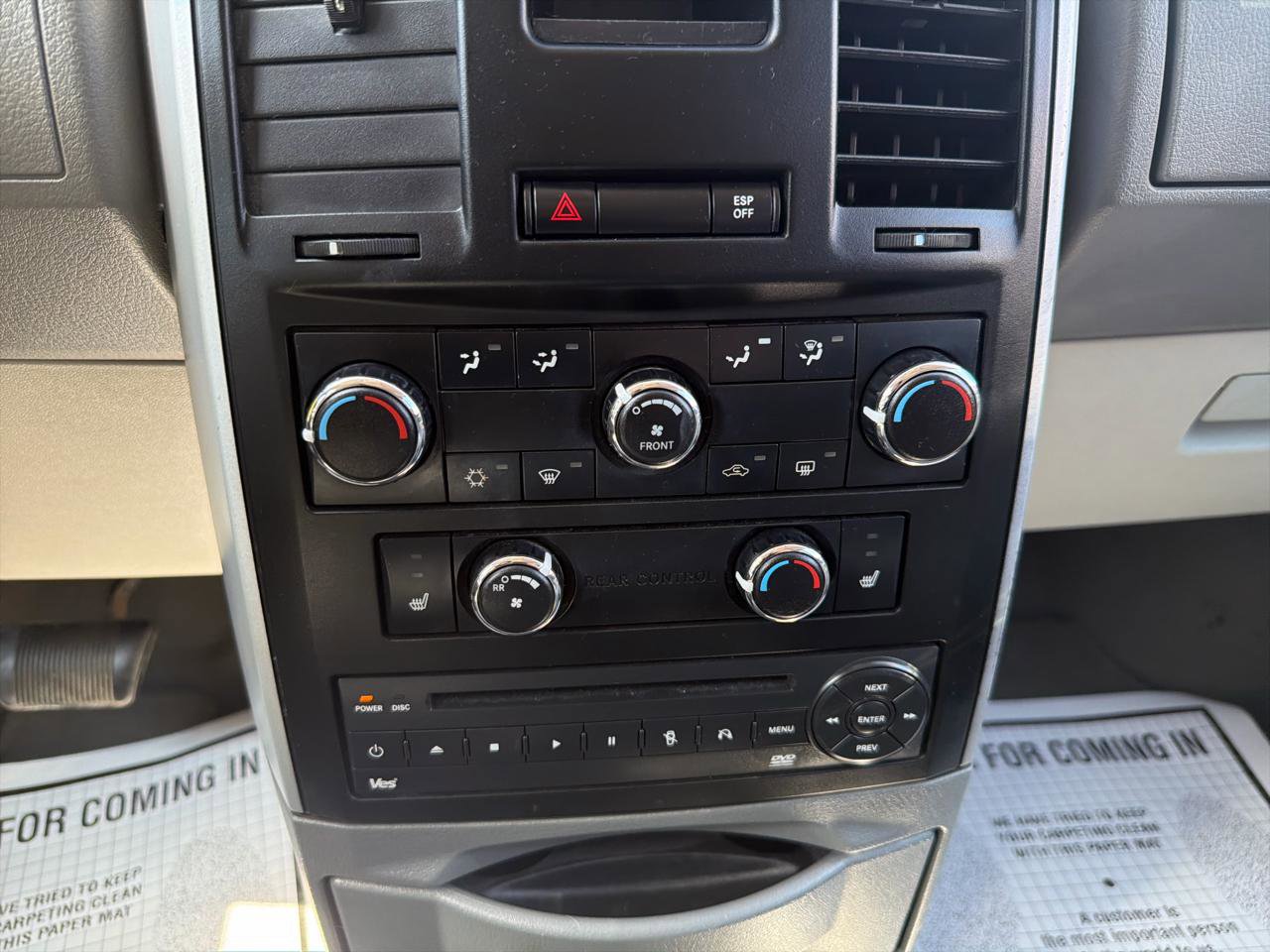 Used 2008 Dodge Grand Caravan SXT w/ Entertainment Group 2 FWD image 21