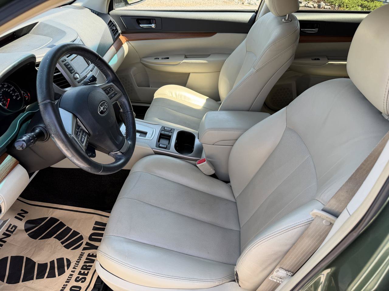 Used 2013 Subaru Outback 2.5i Limited AWD/4WD image 8
