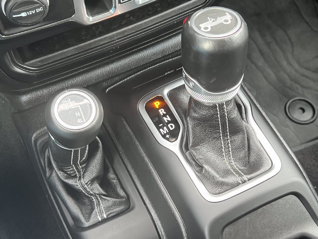 Used 2020 Jeep Wrangler Unlimited Sahara AWD/4WD image 25