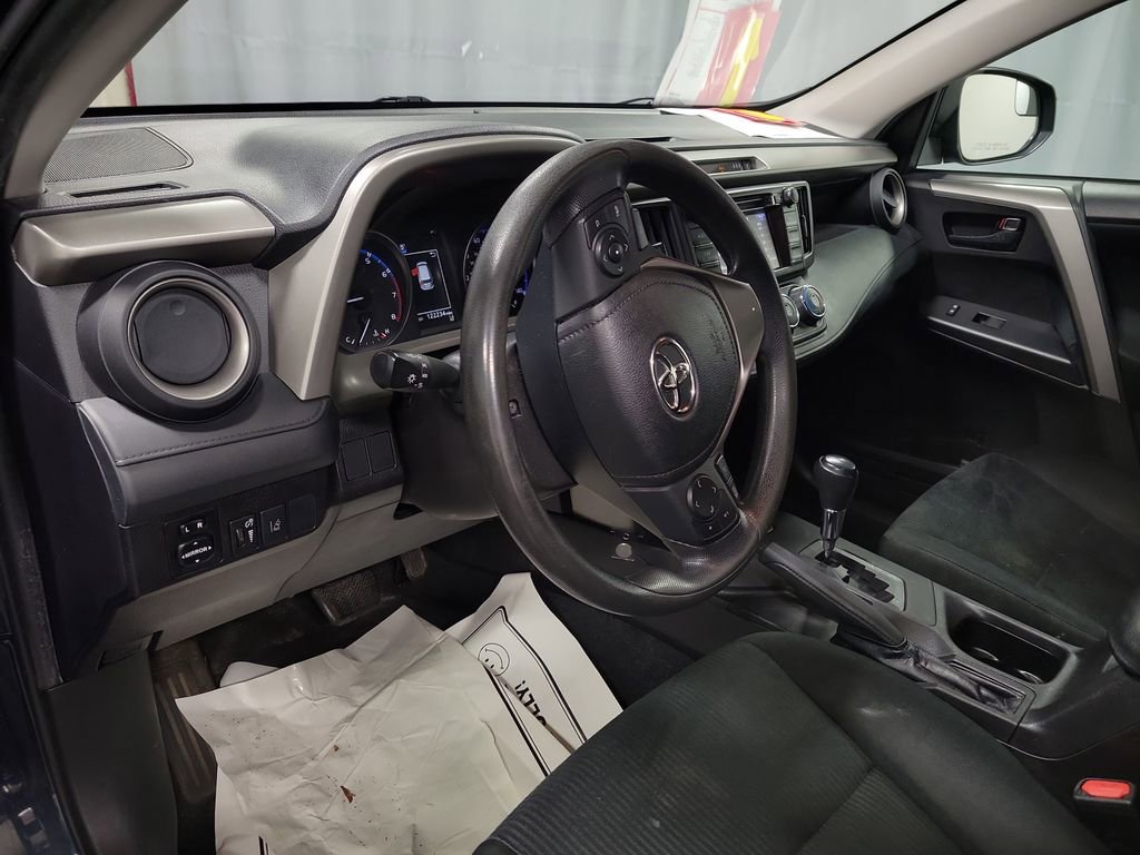 Used 2018 Toyota RAV4 LE image 13