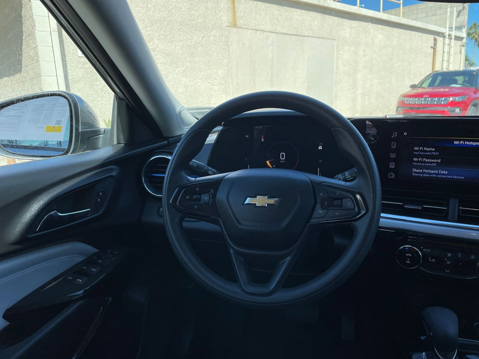 Used 2025 Chevrolet Trax LT image 33