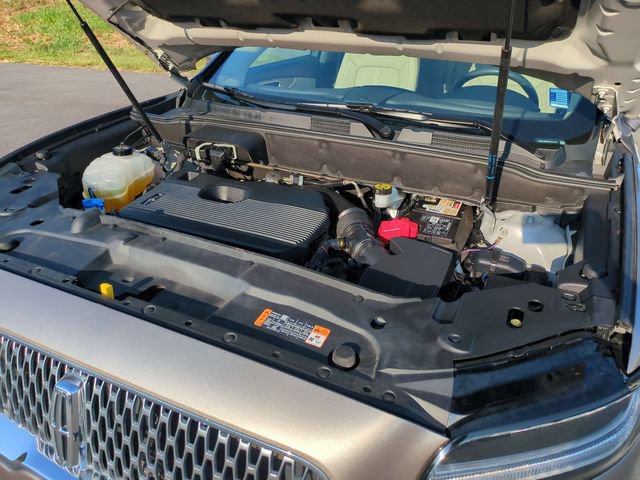 Used 2020 Lincoln Nautilus Reserve w/ Equipment Group 201A FWD image 37