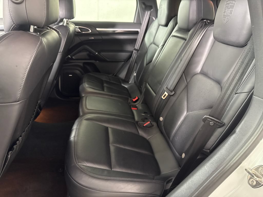 Used 2014 Porsche Cayenne Platinum Edition AWD/4WD image 12