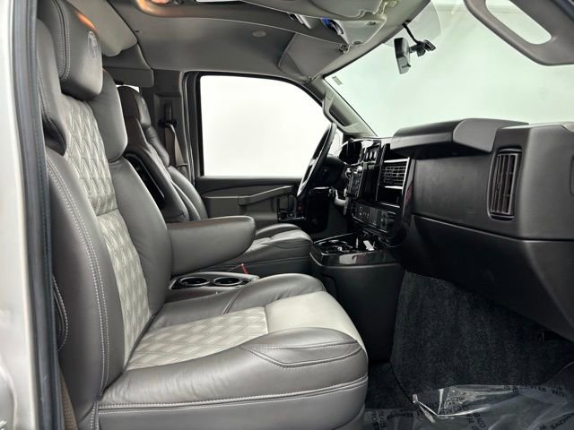 Used 2022 GMC Savana 2500 Extended w/ Enhanced Convenience Package RWD image 22