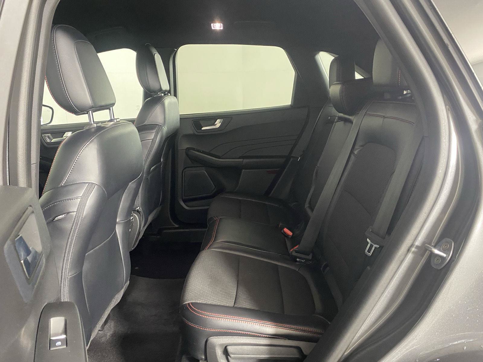 Used 2023 Ford Escape ST-Line Elite AWD/4WD image 25