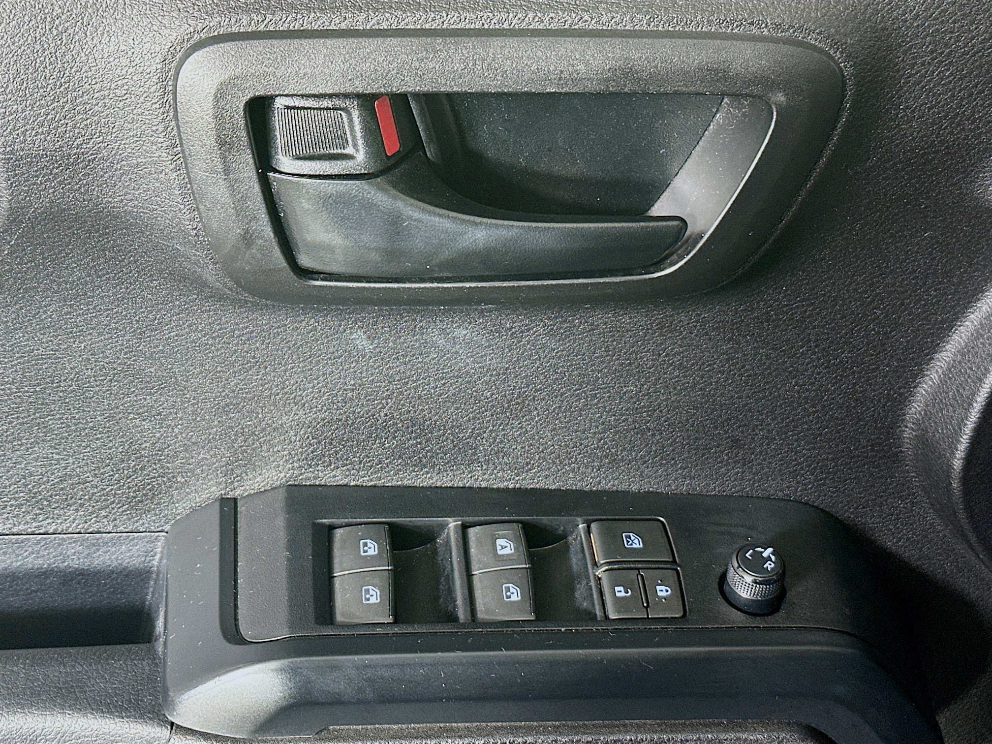 Used 2023 Toyota Tacoma SR w/ SR Convenience Package RWD image 14