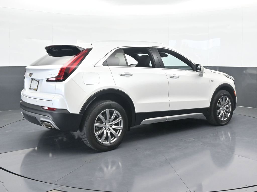 Used 2022 Cadillac XT4 Premium Luxury w/ Enhanced Visibility Package image 6
