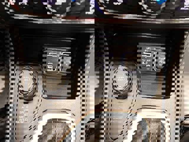 Used 2018 Jeep Cherokee Limited w/ High Altitude Package image 28