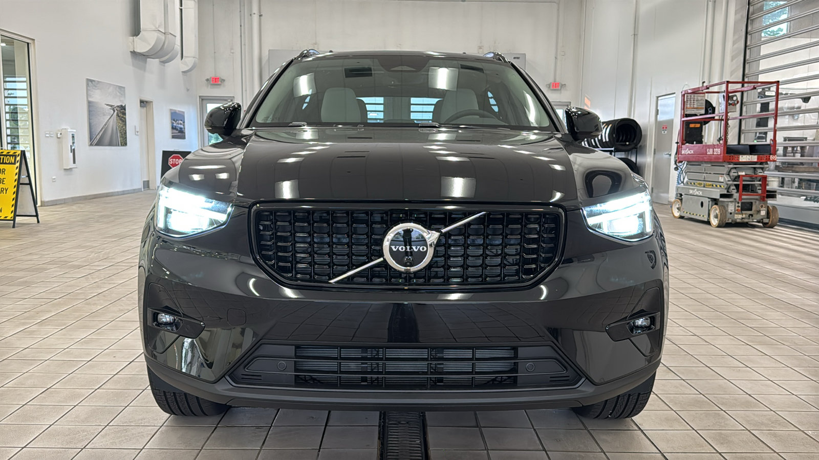New 2026 Volvo XC40 B5 Ultra w/ Protection Package Premier AWD/4WD image 10