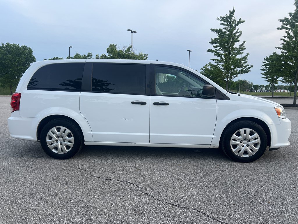 Used 2019 Dodge Grand Caravan SE w/ UConnect Hands-Free Group FWD image 6