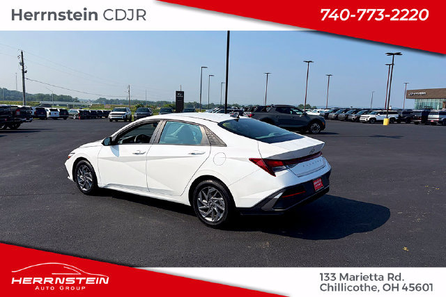 Used 2024 Hyundai Elantra SEL FWD image 5