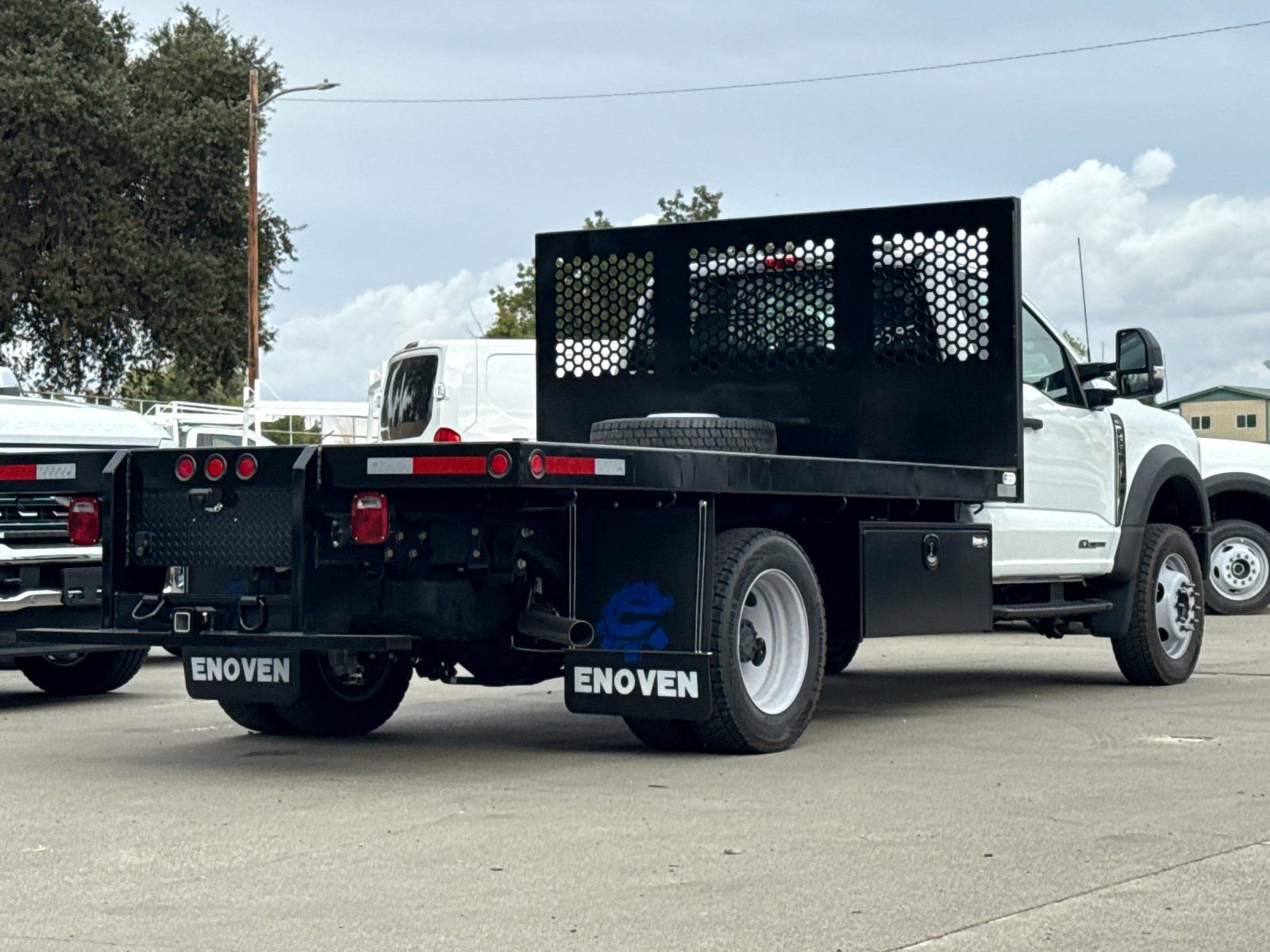 New 2024 Ford F550 4x4 Regular Cab Super Duty image 3