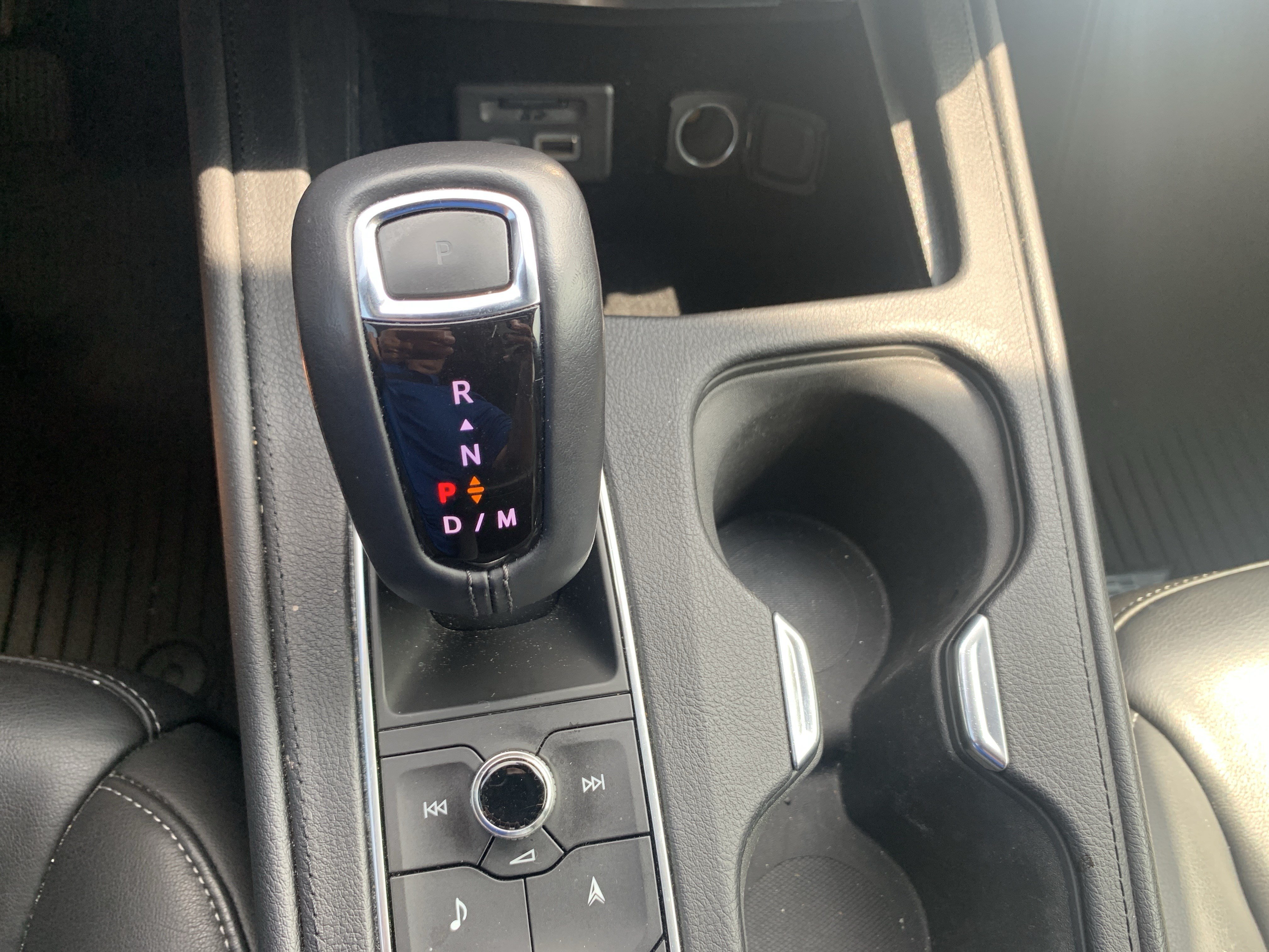 Used 2019 Cadillac XT4 Premium Luxury w/ Technology Package FWD image 26