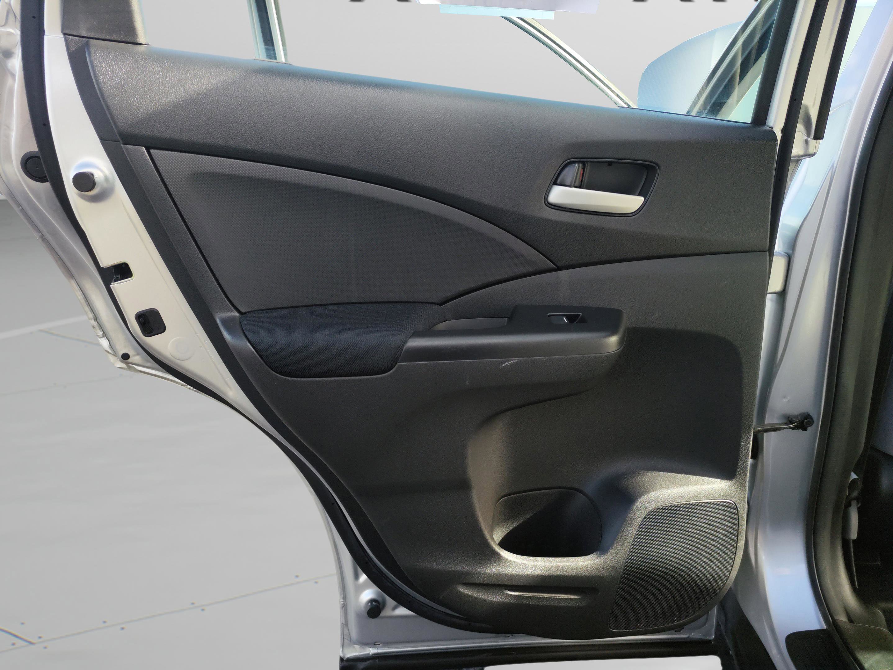 Used 2016 Honda CR-V LX image 25