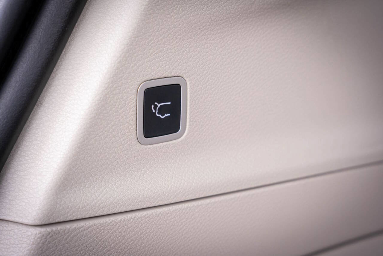 Used 2021 Chrysler Voyager Lxi image 28