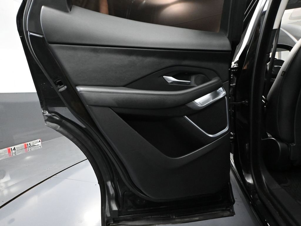 Used 2020 Jaguar E-PACE SE image 40