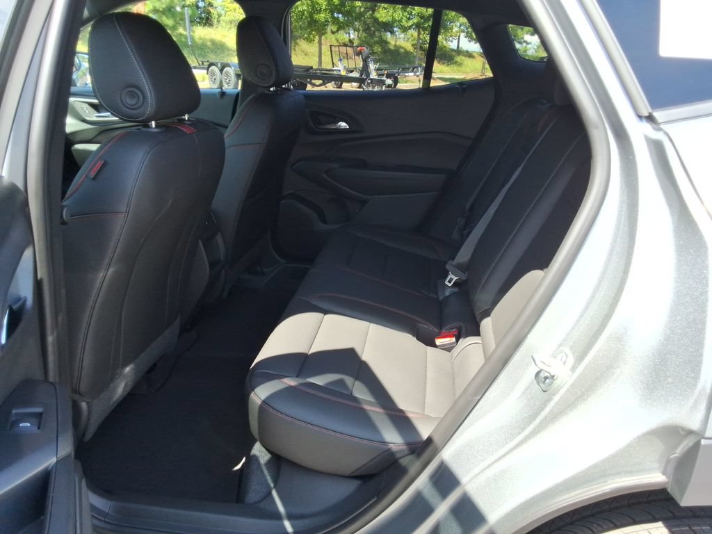 New 2026 Chevrolet Trax RS w/ Sunroof Package FWD image 16