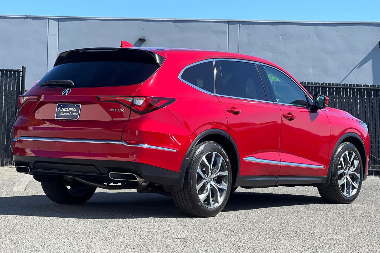 Certified 2022 Acura MDX w/ Technology Package FWD image 3