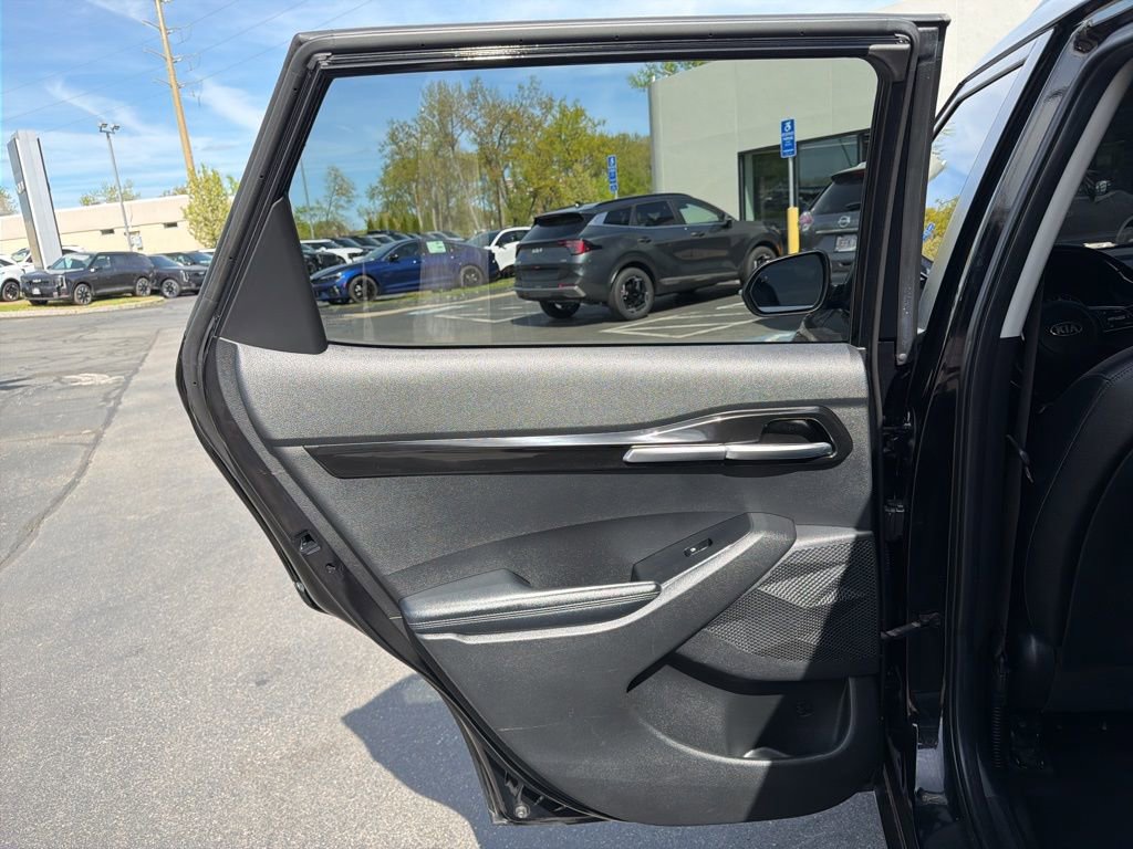 Certified 2021 Kia Seltos S AWD/4WD image 17