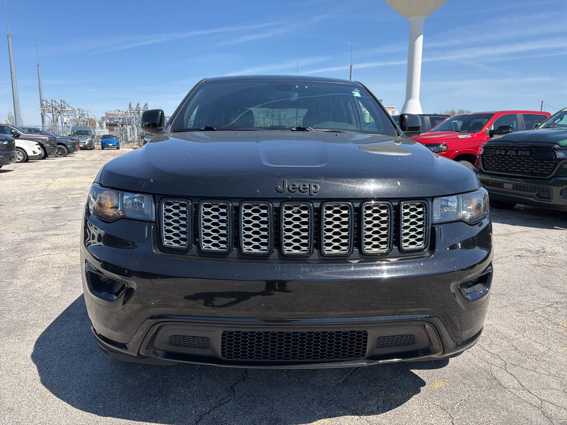Used 2019 Jeep Grand Cherokee Altitude AWD/4WD image 8