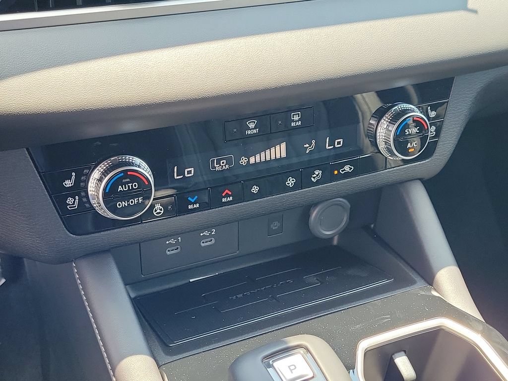 New 2026 Mitsubishi Outlander SEL Black Edition FWD image 24