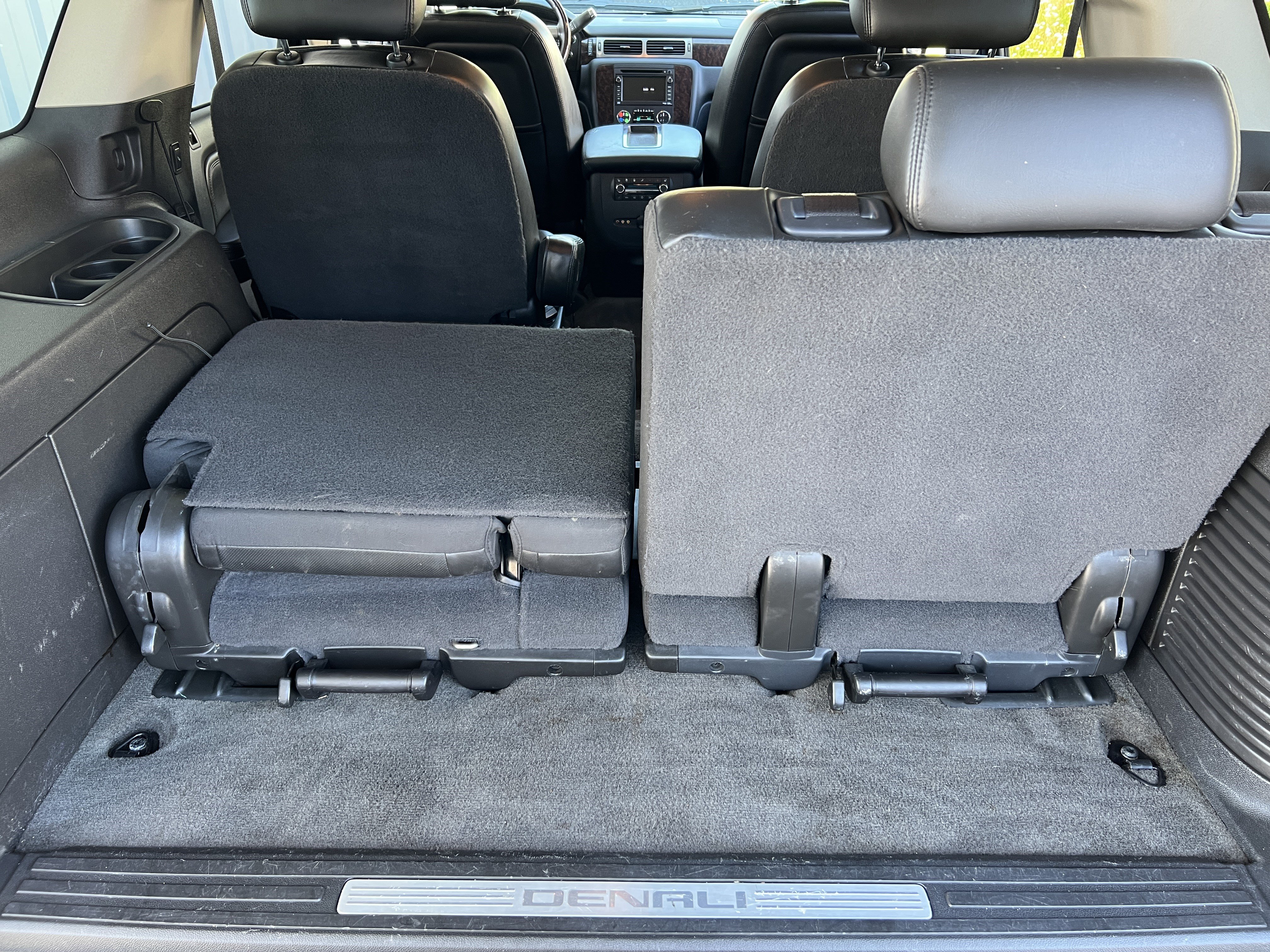 Used 2010 GMC Yukon Denali AWD/4WD image 17